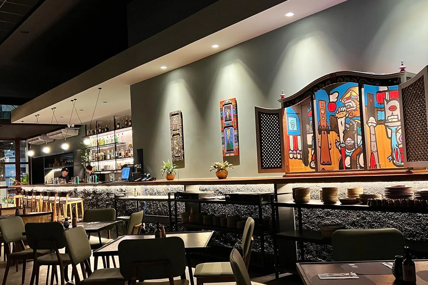 Salão do Voar em Boa Viagem, com o painel de arte popular